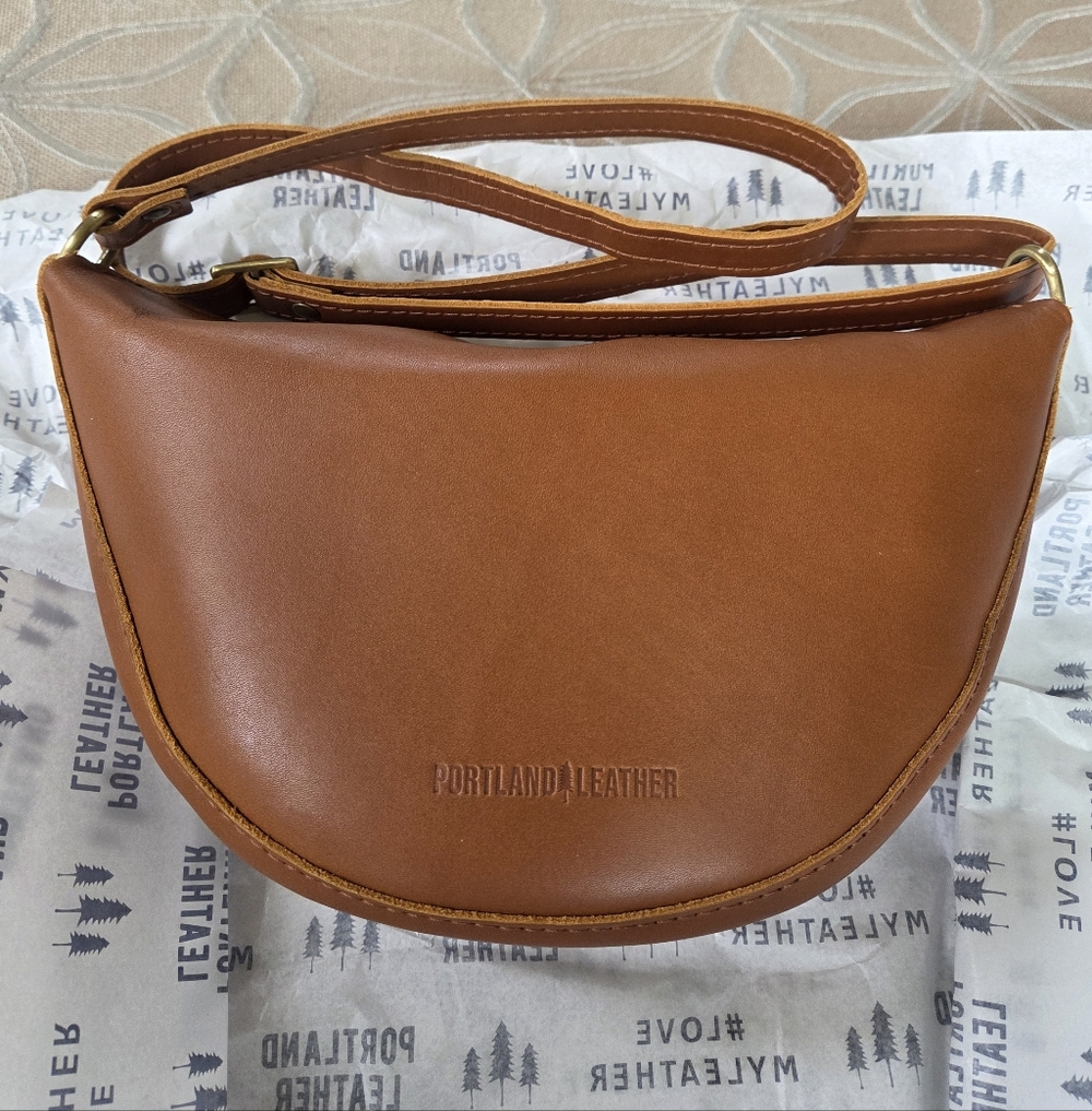 Portland Leather Goods Tan Leather Crossbody Bag - Picture 3 of 11